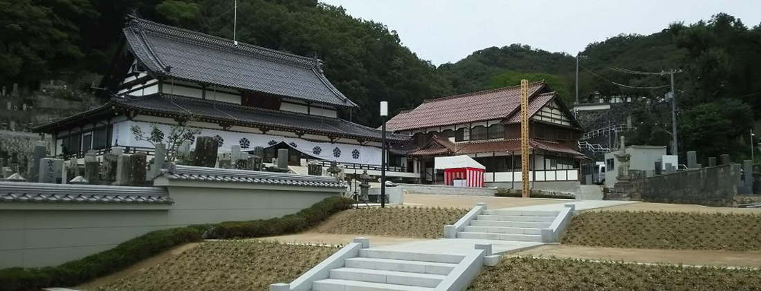 曹洞宗萬年山天徳寺　鐘楼門